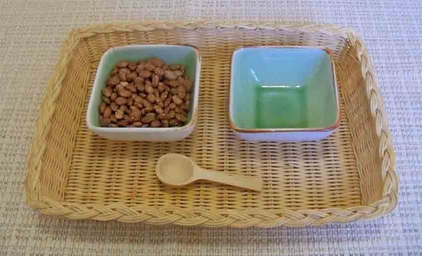 spooning grains