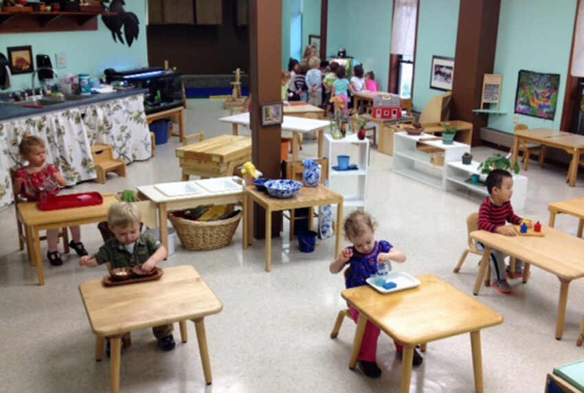 montessori class 1688097032