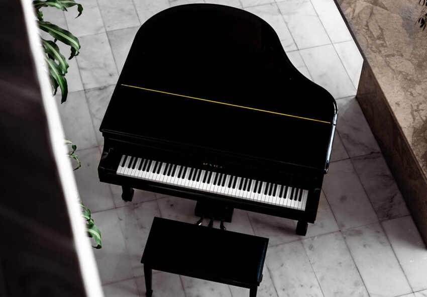 piano 1691126516
