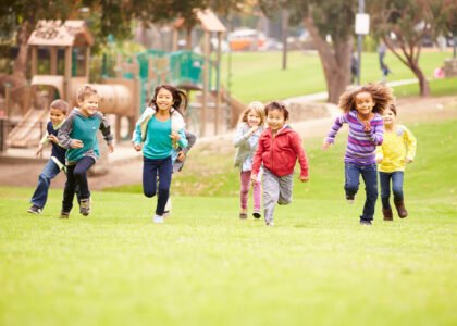 kids playing 1745916878